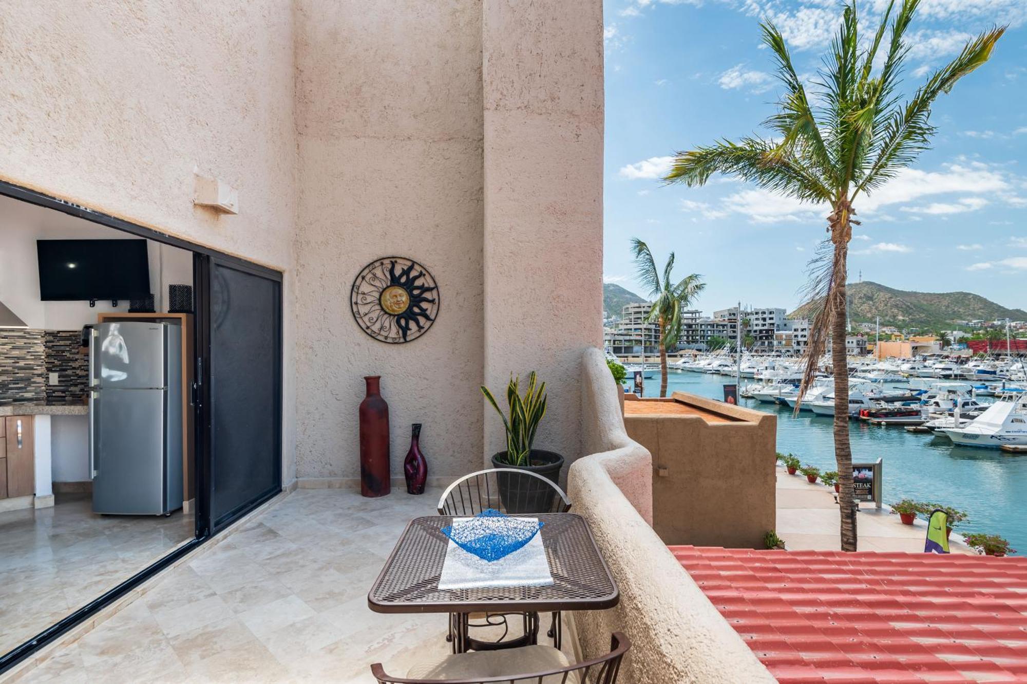 Marina Cabo Plaza Town & Beach Condos Кабо-Сан-Лукас Экстерьер фото