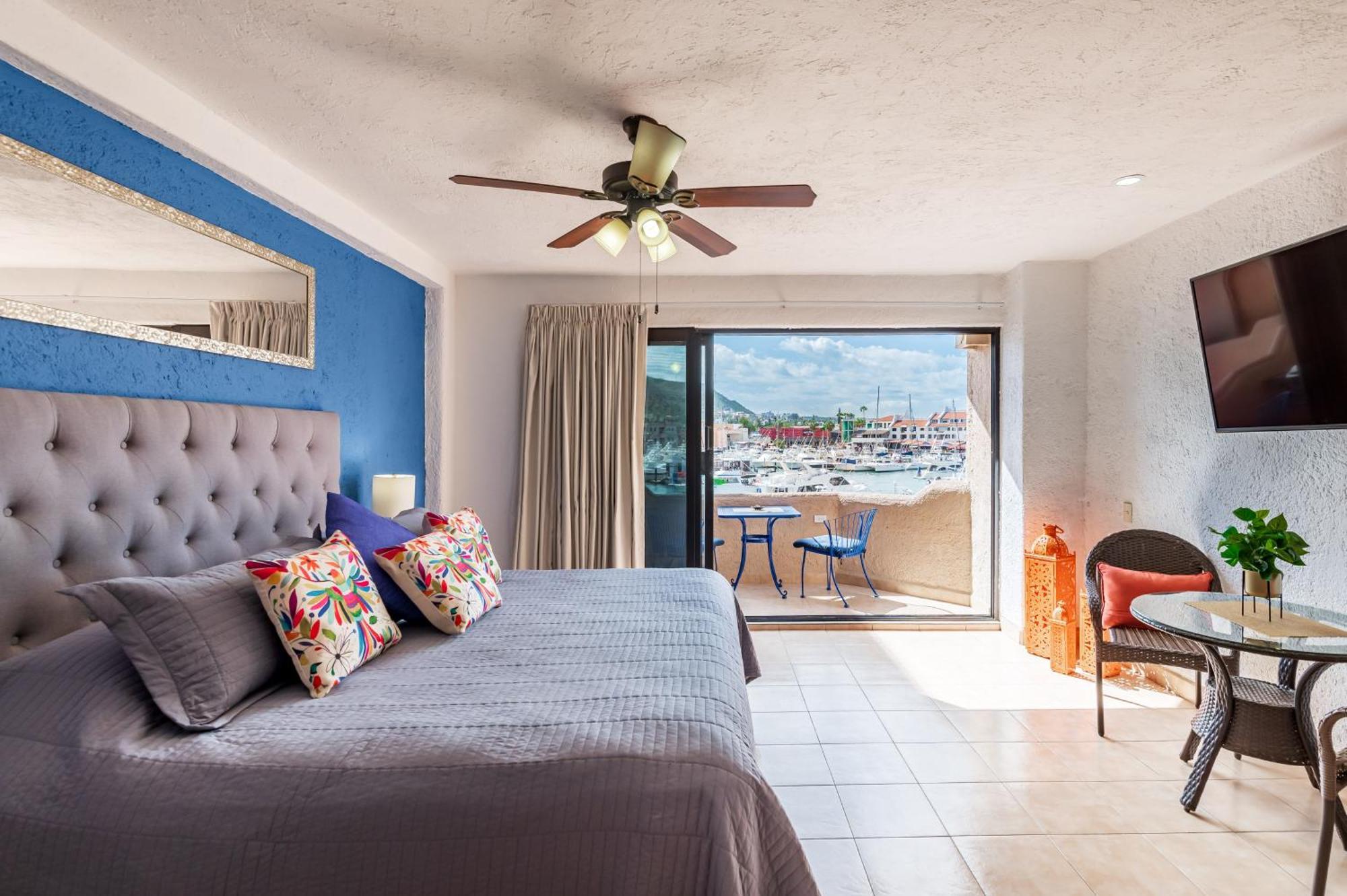 Marina Cabo Plaza Town & Beach Condos Кабо-Сан-Лукас Экстерьер фото